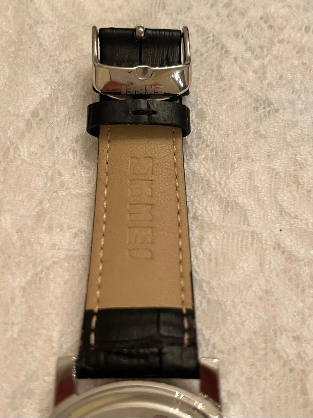 SKMEI Black Dial Modern Analog-Style Watch with Leather Strap